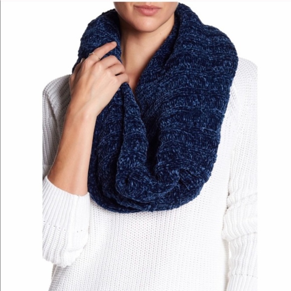 Free People Warm Chunky Knit Circle Scarf